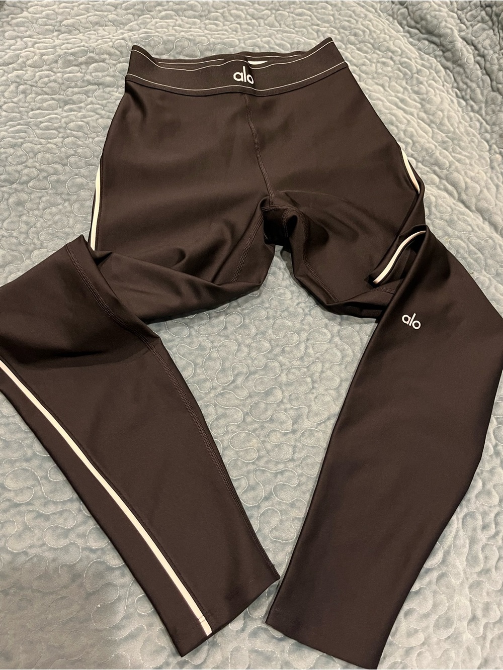 ALO Yoga  Black Leggings with White Stripe Accents XS/ S